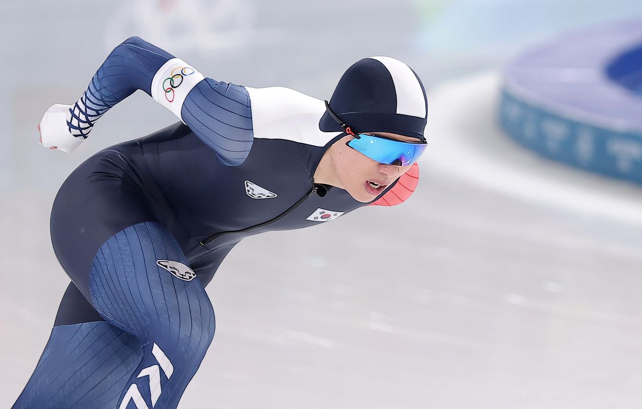 (밀라노=뉴스1) 김성진 기자 = 스피드스케이팅 정재원이 19일(현지시간) 이탈리아 밀라노 스피드스케이팅 스타디움에서 열린 스피드 스케이팅 남자 1500m에서 질주하고 있다. 2026.2.20/뉴스1