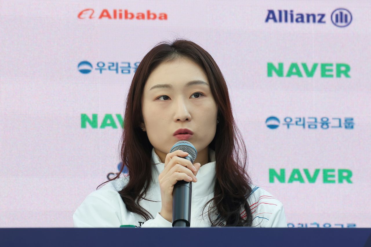 21일(한국시간) 이탈리아 밀라노 코리아하우스에서 열린 쇼트트랙 대표팀 기자회견에서 말하는 최민정. 연합뉴스