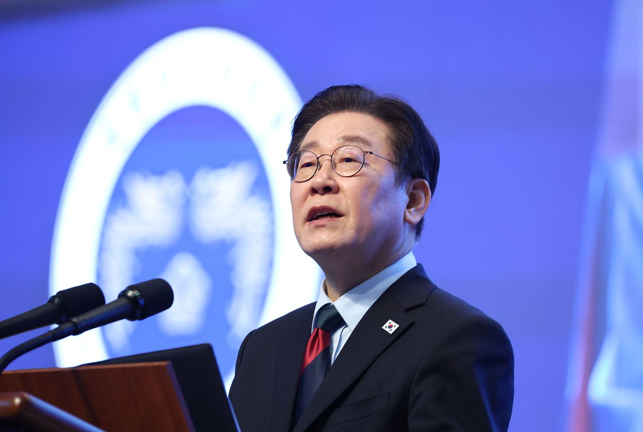 이재명 대통령이 20일 대전 유성구 한국과학기술원(KAIST)에서 열린 학위수여식에서 축사하고 있다. 뉴스1