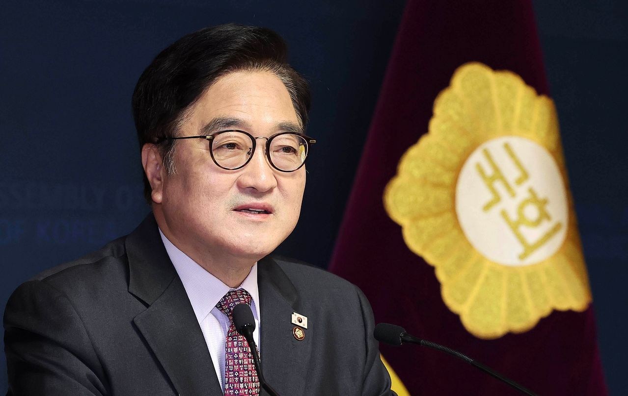 우원식 국회의장이 5일 서울 여의도 국회 사랑재에서 2026년 신년 기자회견을 하고 있다. 뉴스1