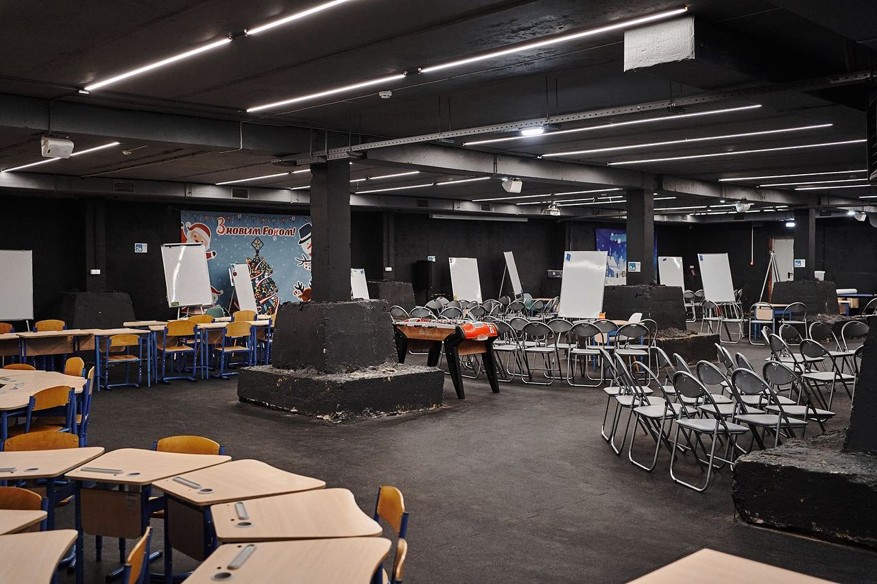 우크라이나 하르키우 아카데미카 파블로바 거리에 위치한 사립학교 ‘푸시 스쿨’ 내 방공호 교실. 사진 코발추크