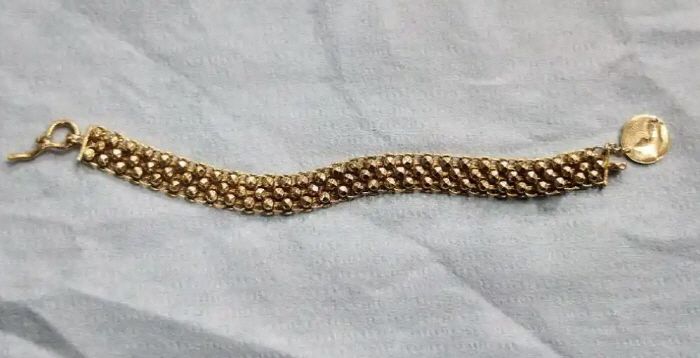 승객이 잃어버린 13돈 상당의 금팔찌. 광시일보