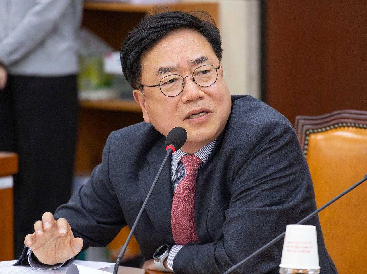 국회 행정안전위원회 국민의힘 간사인 서범수 의원이 23일 국민투표법 개정안이 여당 주도로 안건으로 올라오자 이를 반대하는 발언을 하고 있다.   연합뉴스