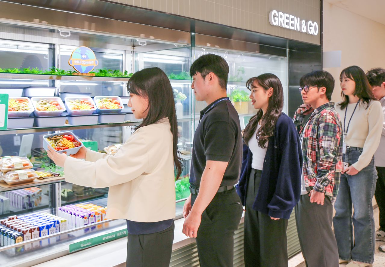 현대그린푸드는 지난해 전체 식사류 중 포장용 간편식을 이용한 비중이 28%에 달했다고 23일 밝혔다. 사진 현대그린푸드