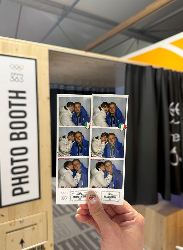 스티커 사진을 함께 찍은 설예은과 바비 래미. 사진 설예은