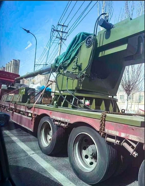 육로로 운송되는 155㎜ 함포. 홍콩 SCMP 캡처