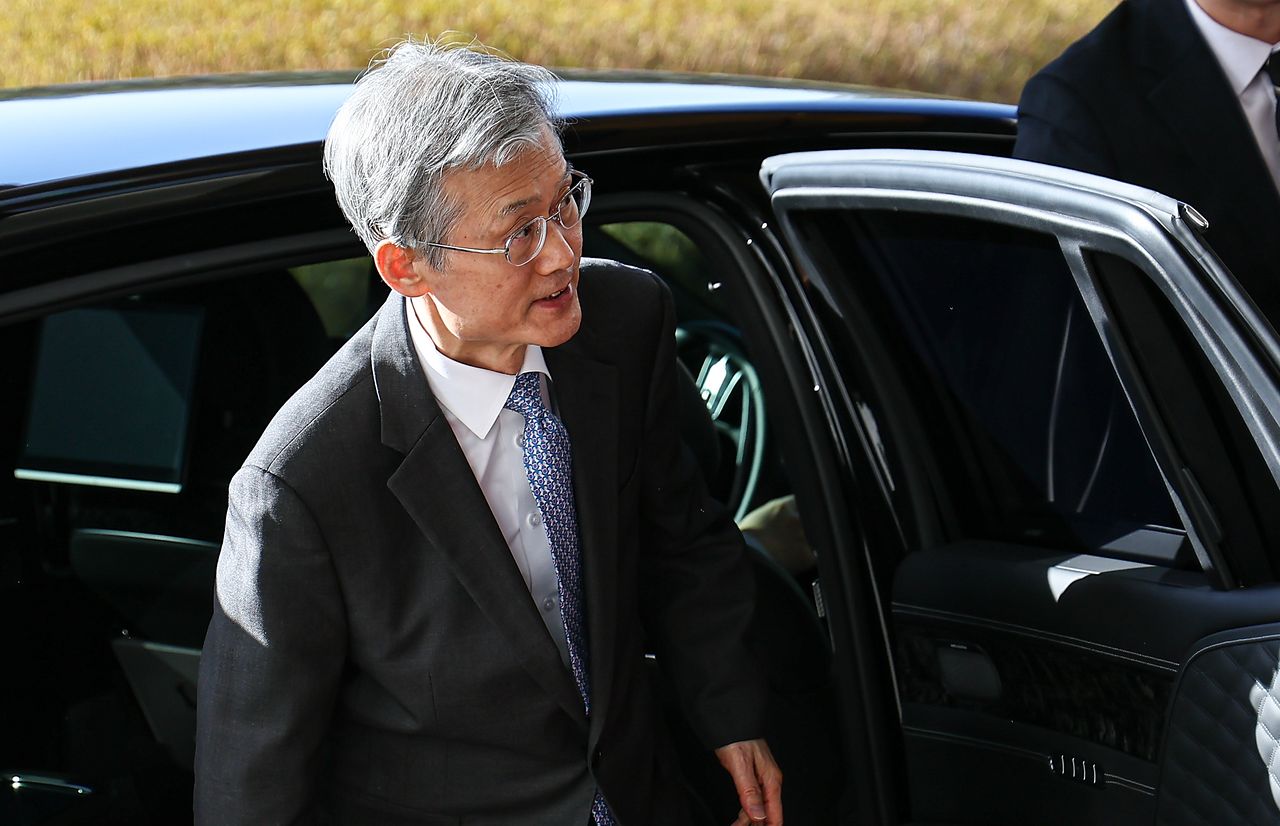 조희대 대법원장이 25일 오전 서울 서초구 대법원으로 출근하고 있다. 뉴스1