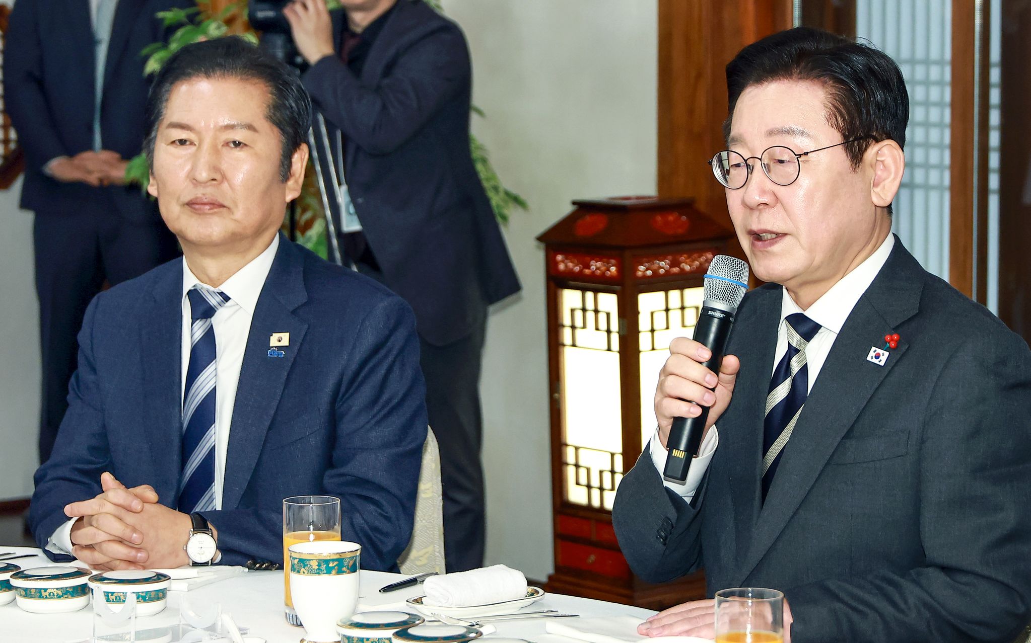 이재명 대통령이 16일 청와대 상춘재에서 열린 여야 지도부 초청 오찬 간담회에서 모두발언을 하고 있다. 청와대사진기자단