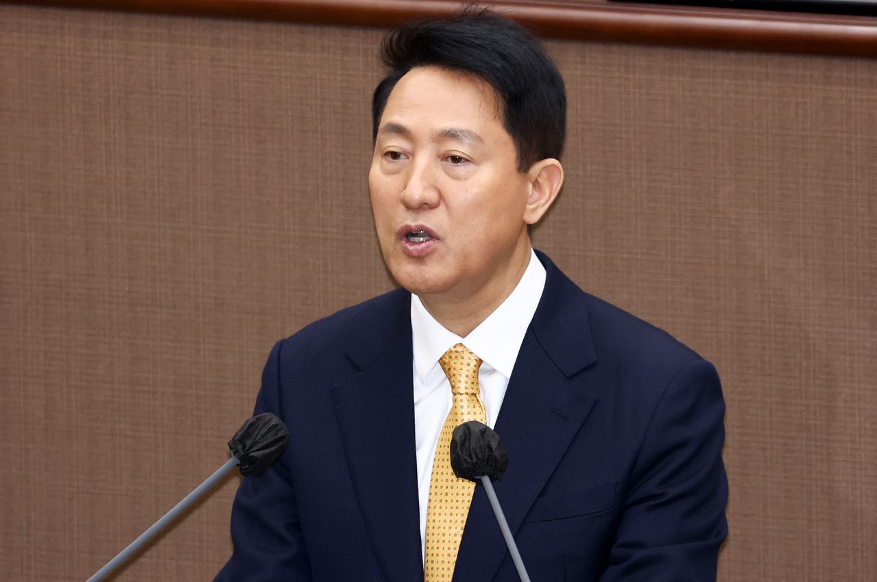 오세훈 서울시장이 24일 오후 서울 중구 서울시의회에서 열린 334회 임시회 개회식에서 인사말을 하고 있다. 뉴스1