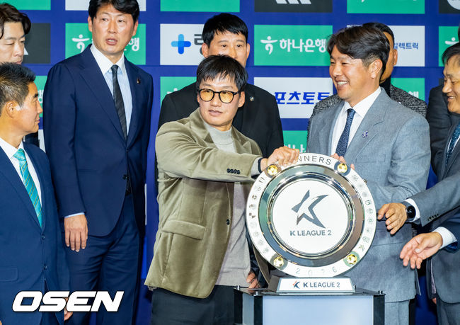 목표는 수원 삼성 우승과 1부 승격