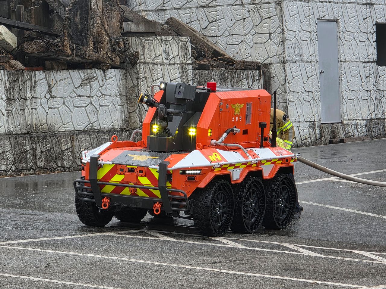 현대자동차그룹과 소방청이 공동개발한 무인소방로봇. 나상현 기자