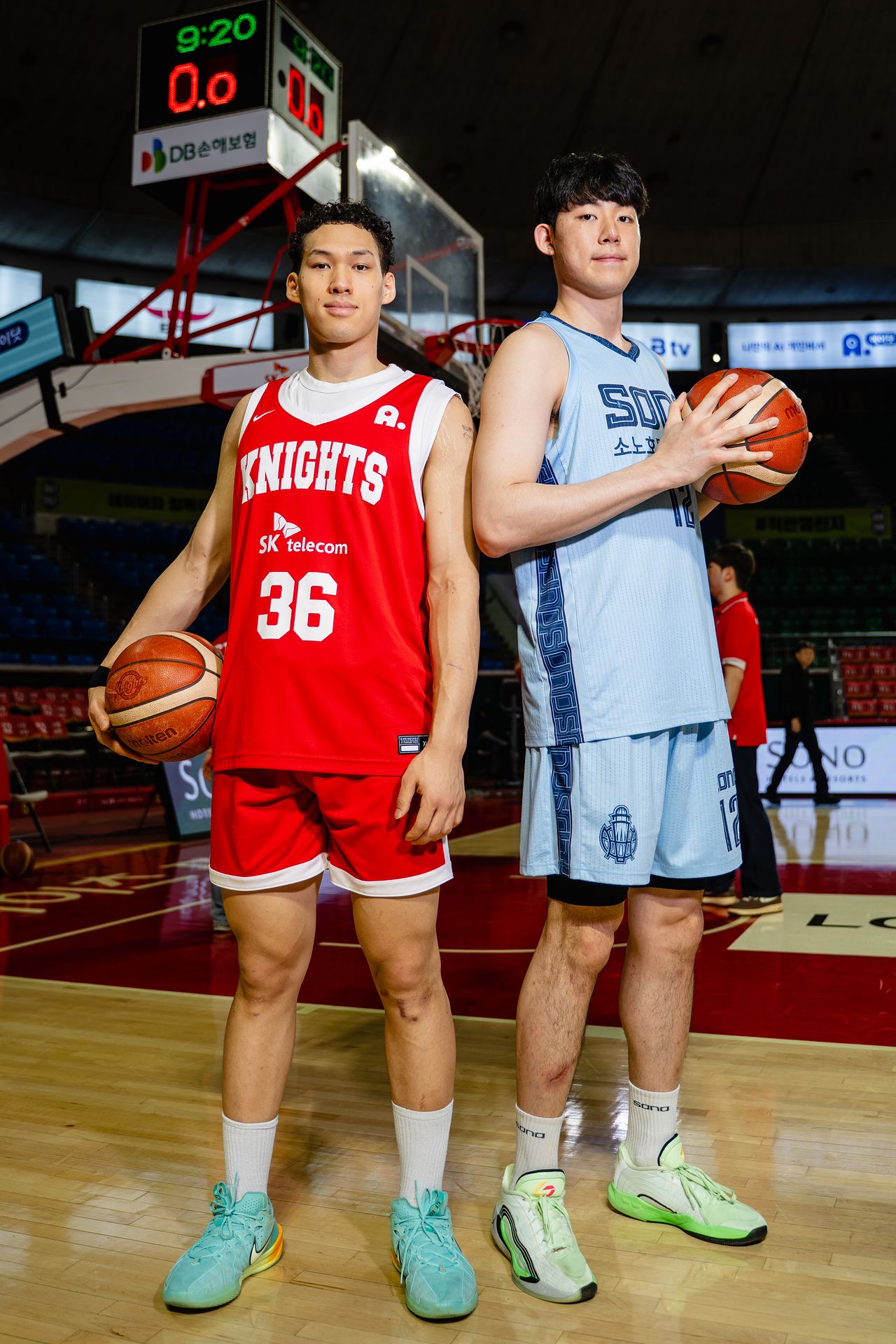 성인 대표팀에 첫 발탁된 에디 다니엘(왼쪽)과 강지훈. 대표팀은 26일 대만, 다음달 1일 일본과 FIBA 농구월드컵 아시아 예선을 치른다. 농구 월드컵 본선은 2027년 카타르에서 열린다. 아시아에서는 예선을 통해 7개국이 본선에 출전한다. [사진 서울 SK]