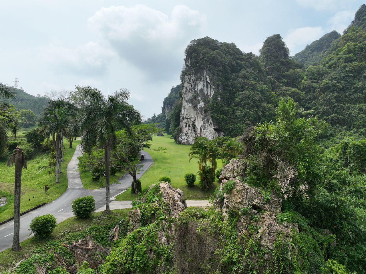 카르스트 지형으로 풍광이 아름다운 베트남 피닉스 골프장. 사진 CV리조트