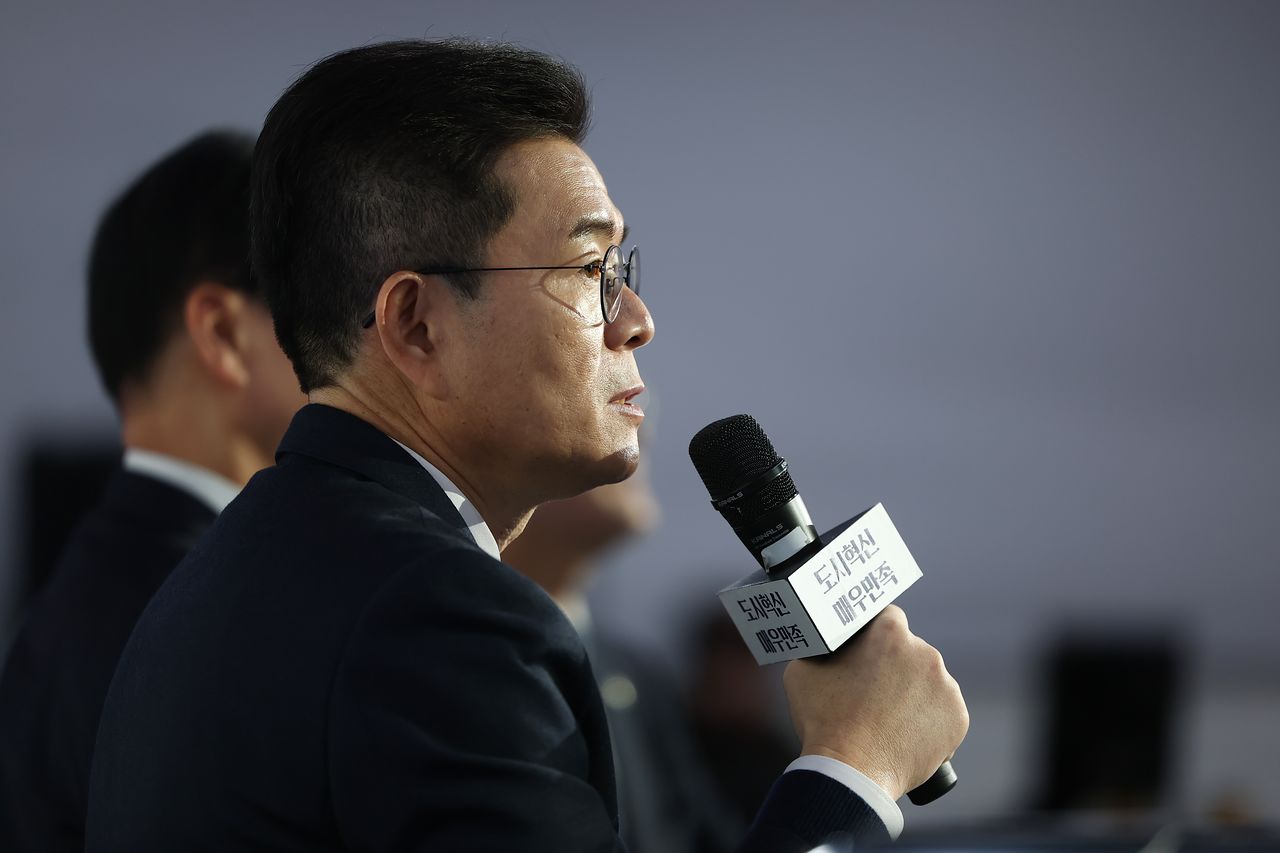 정원오 성동구청장이 지난 8일 서울 올댓마인드 문래에서 열린 북콘서트에서 서울시장 출마 의사를 밝히고 있다. 연합뉴스