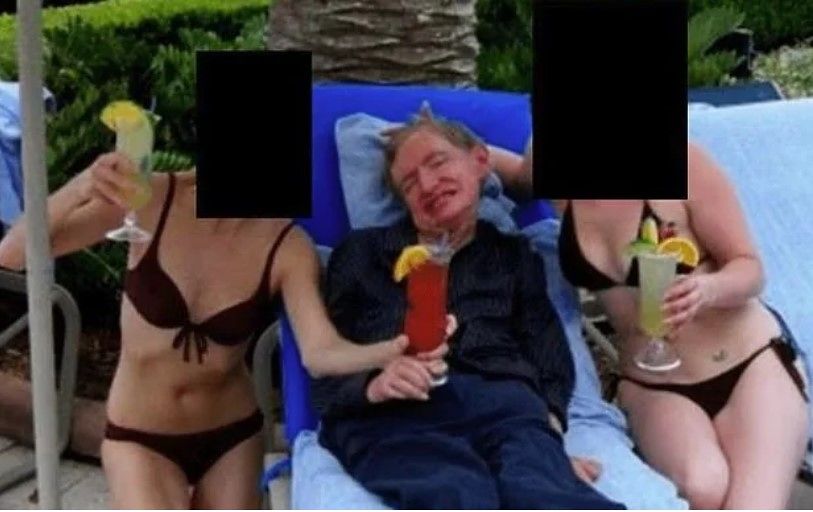 미국 법무부가 공개한 엡스타인 파일에 스티븐 호킹이 비키니 차림 여성 2명과 함께 찍힌 사진이 포함됐다. 미국 법무부 사이트 캡처