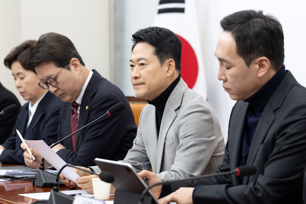 장동혁 국민의힘 대표가 26일 서울 여의도 국회에서 열린 최고위원회의에서 모두발언하고 있다. 뉴스1