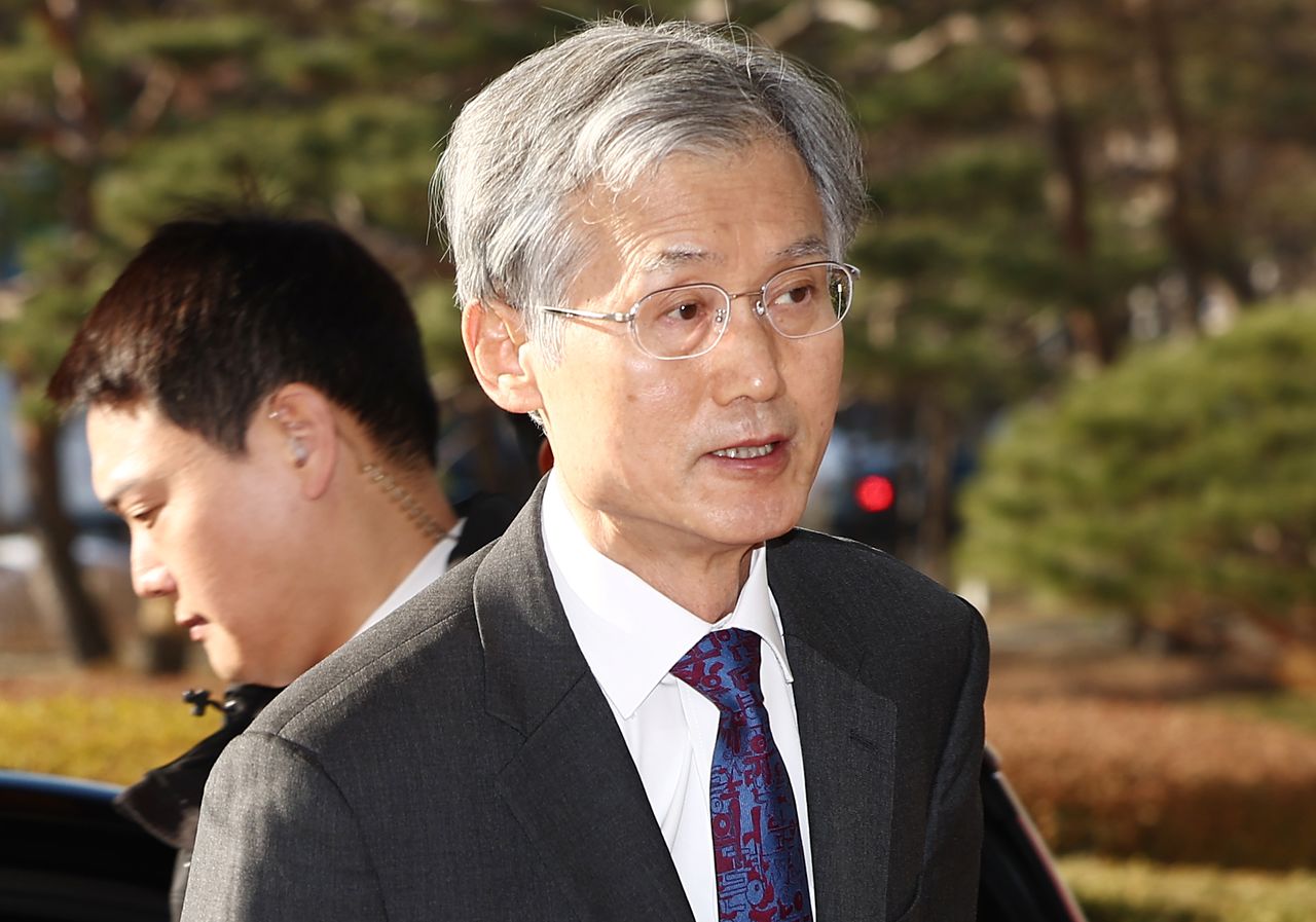 조희대 대법원장이 26일 오전 서울 서초구 대법원으로 출근하고 있다. 뉴스1