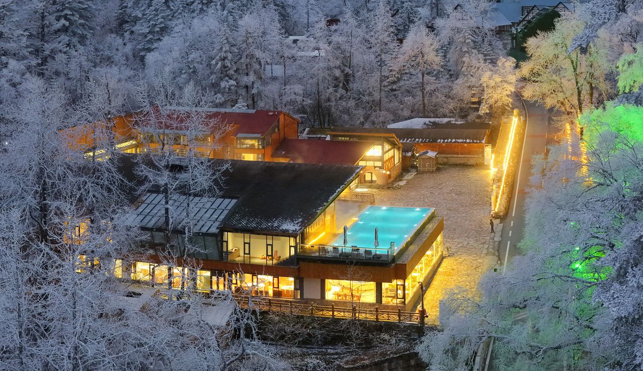 쓰촨성 하이뤄거우의 노천 온천. 사진 금산호텔