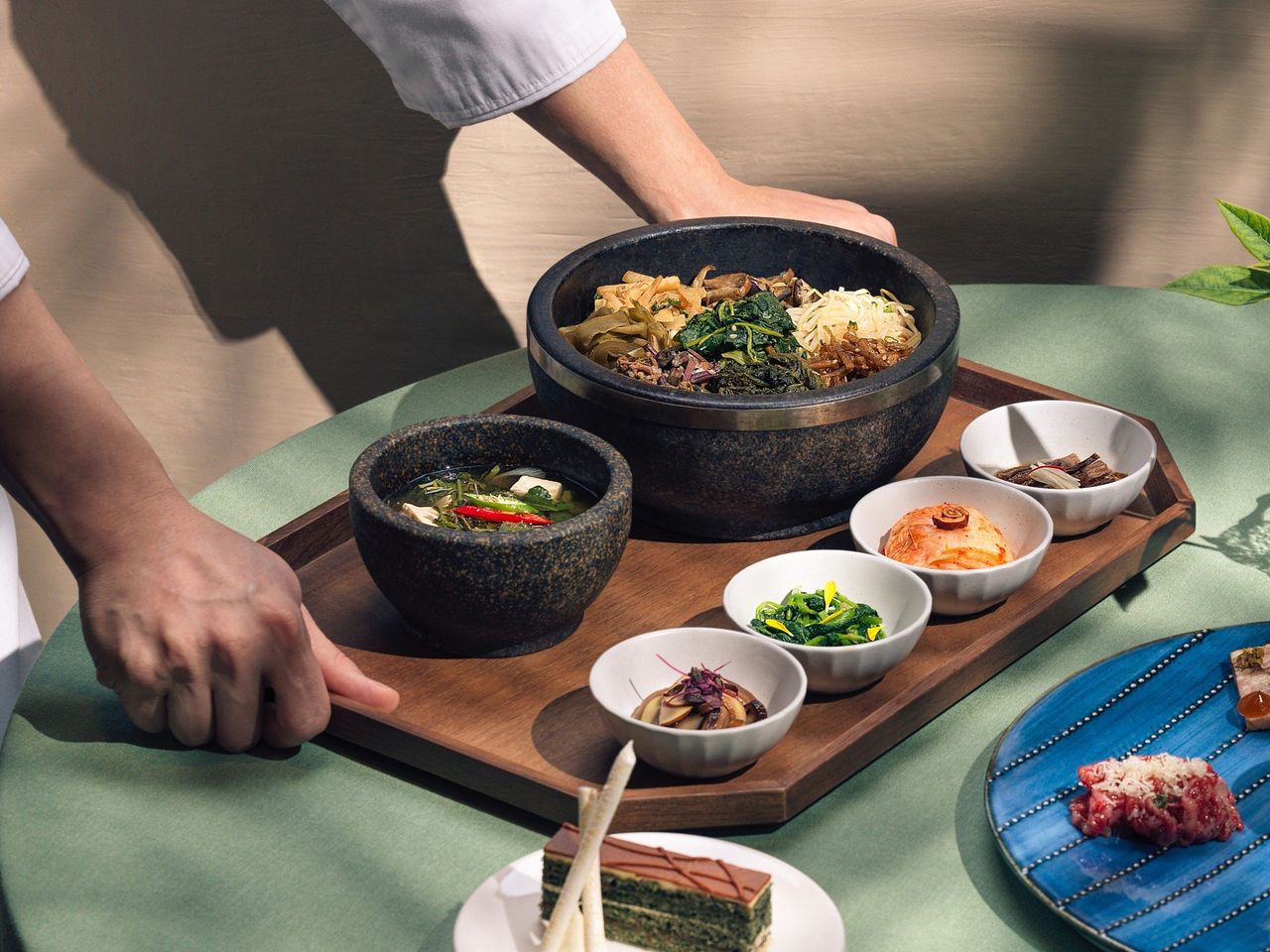 안다즈 서울 강남의 조각보 키친이 정월대보름을 맞아 ‘오곡밥과 아홉 가지 나물 비빔밥’을 주중 런치 한정으로 선보인다. 사진 안다즈 서울 강남