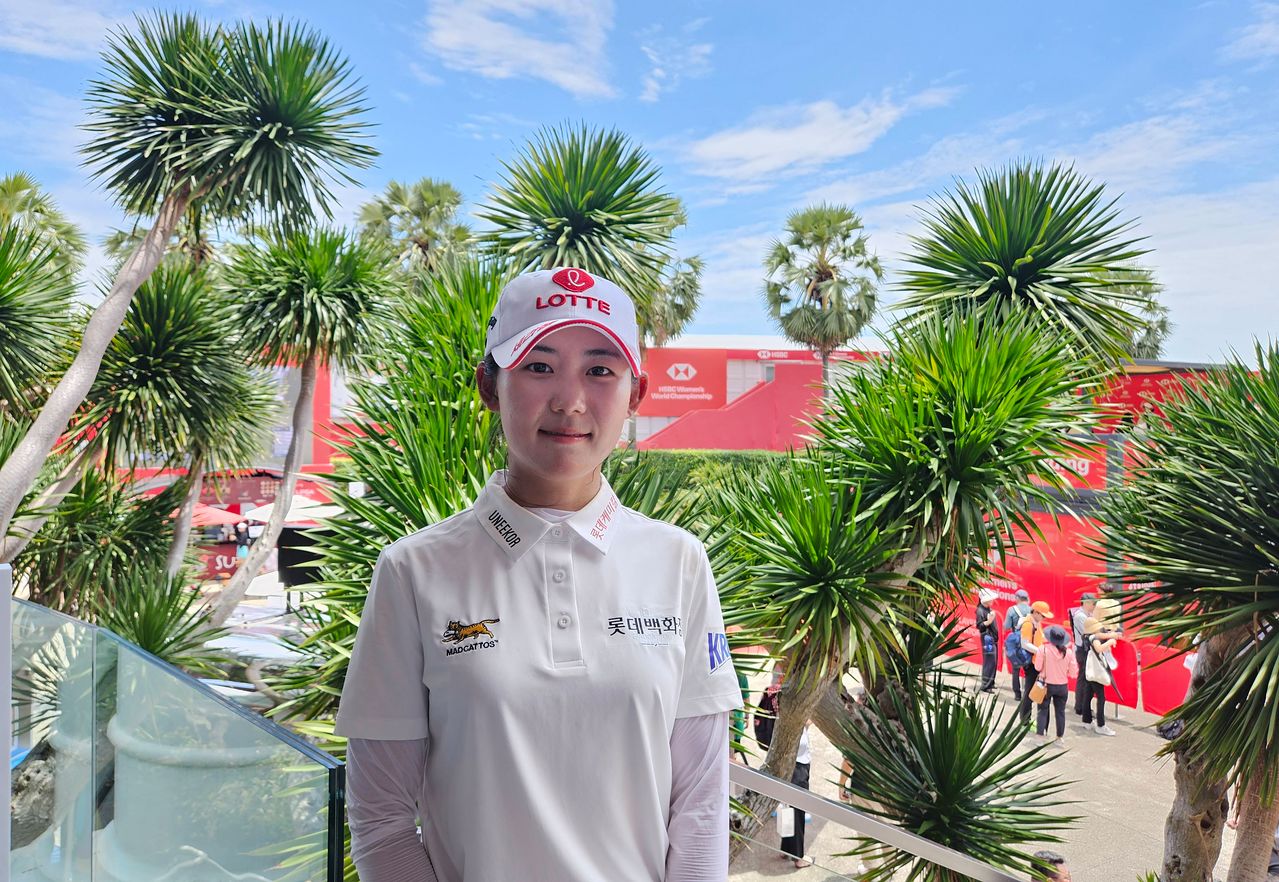 황유민이 26일 싱가포르 센토사 골프클럽 탄종코스에서 열린 LPGA 투어 HSBC 여자 월드 챔피언십 1라운드를 마치고 밝게 웃고 있다. 고봉준 기자