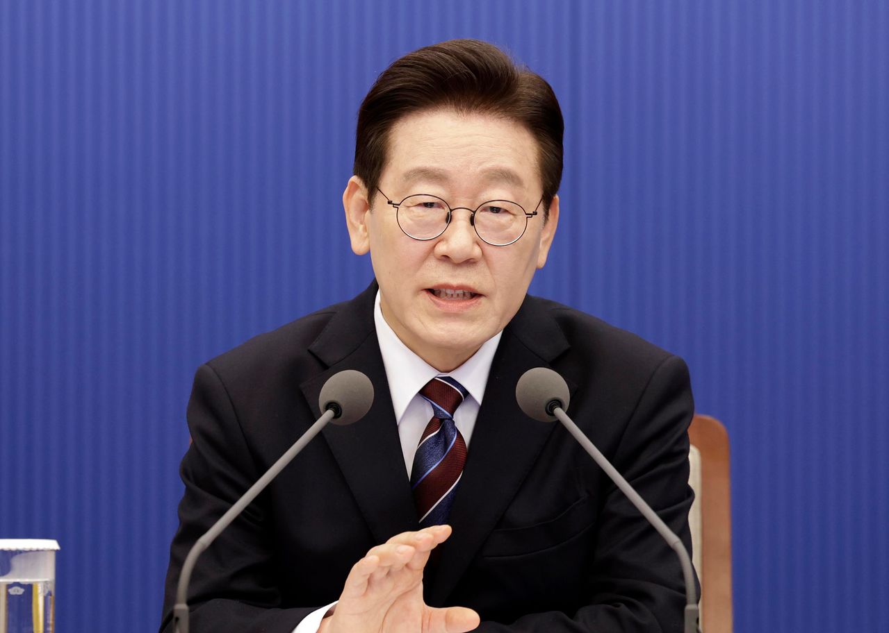 이재명 대통령이 26일 청와대에서 열린 수석보좌관회의에서 발언하고 있다. 뉴시스