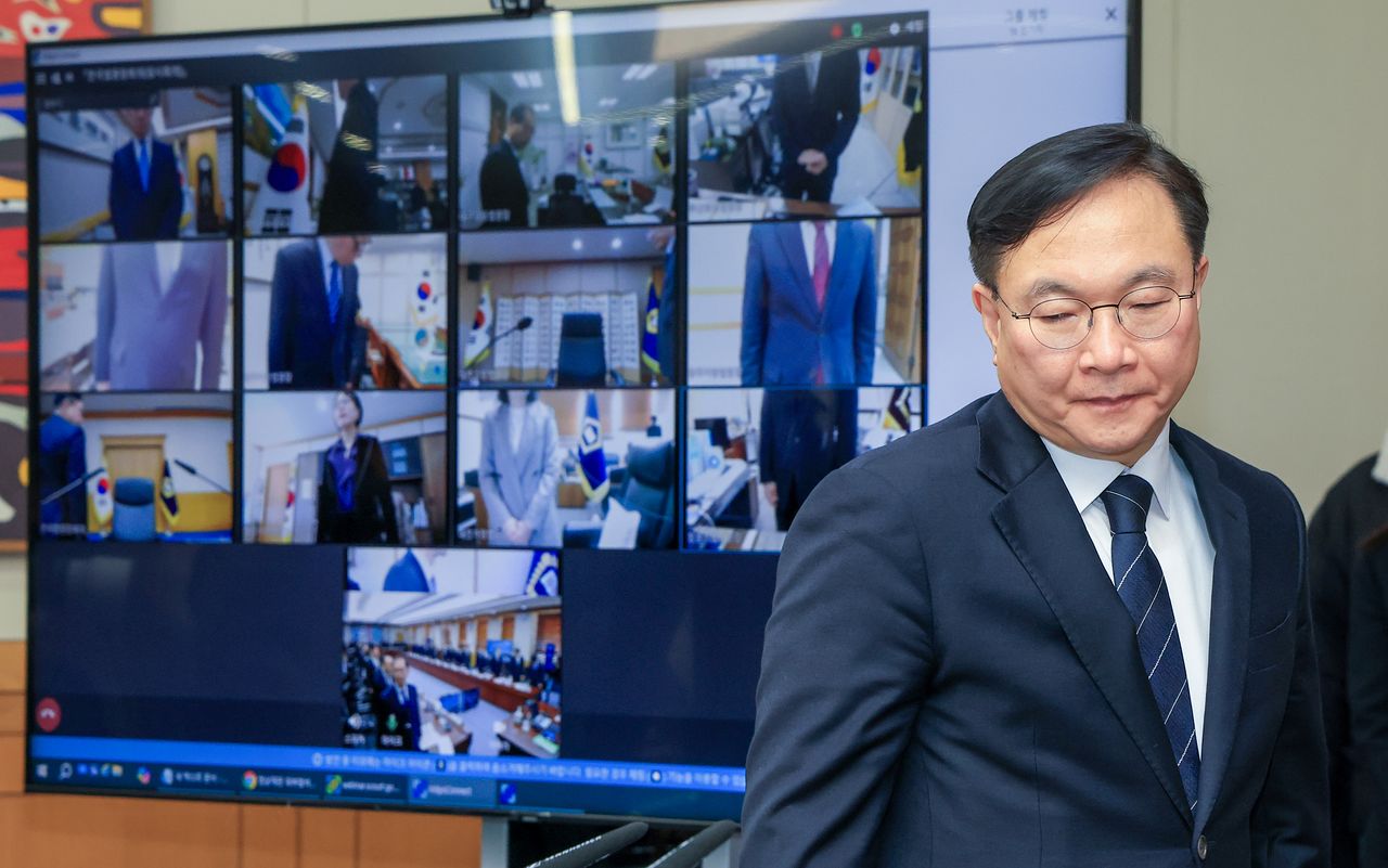 박영재 법원행정처장이 25일 서울 서초구 대법원에서 열린 전국법원장회의에 참석하고 있다. 연합뉴스