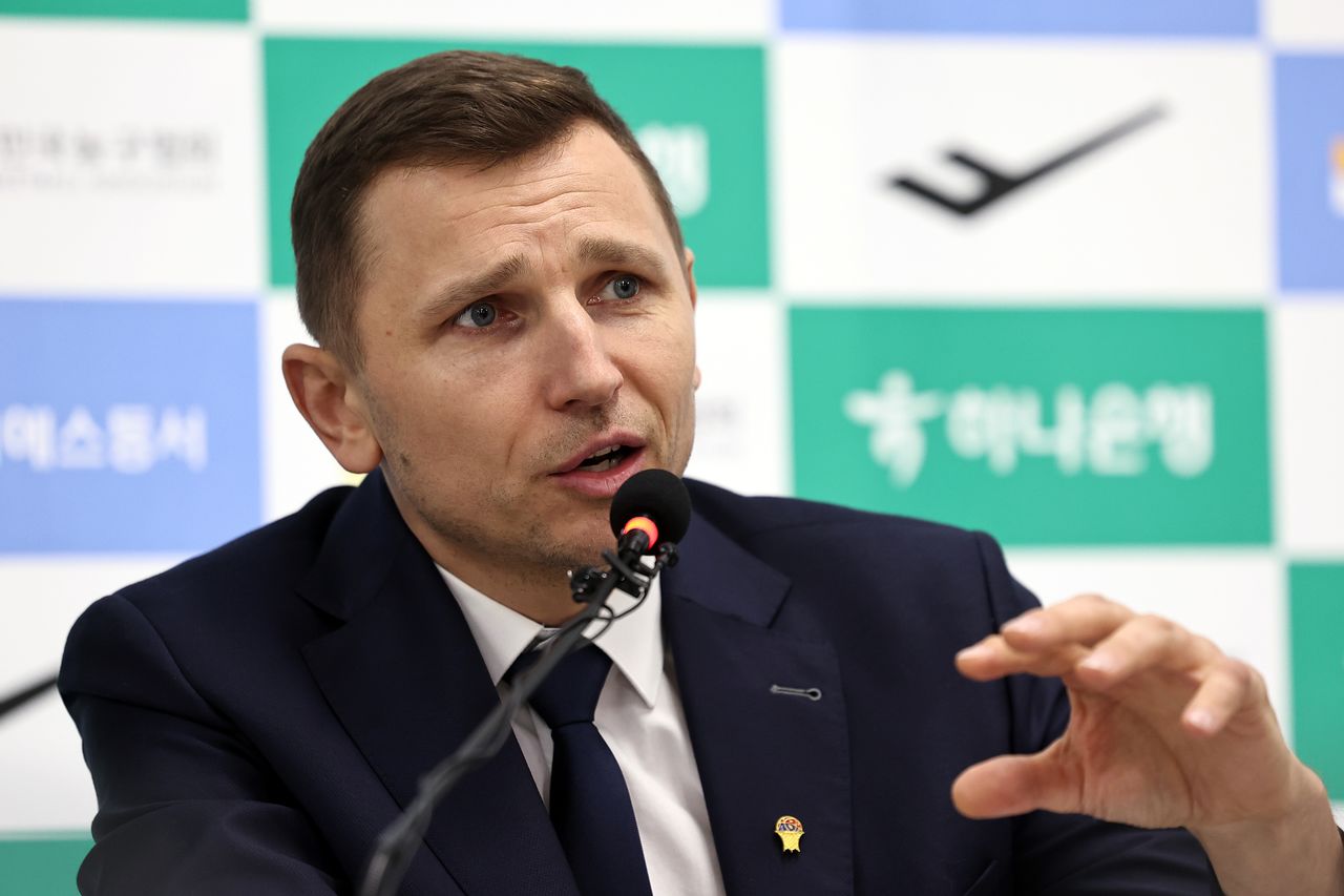 안준호 감독 후임으로 한국 지휘봉을 잡은 최초의 외국인 사령탑 마줄스. 뉴스1