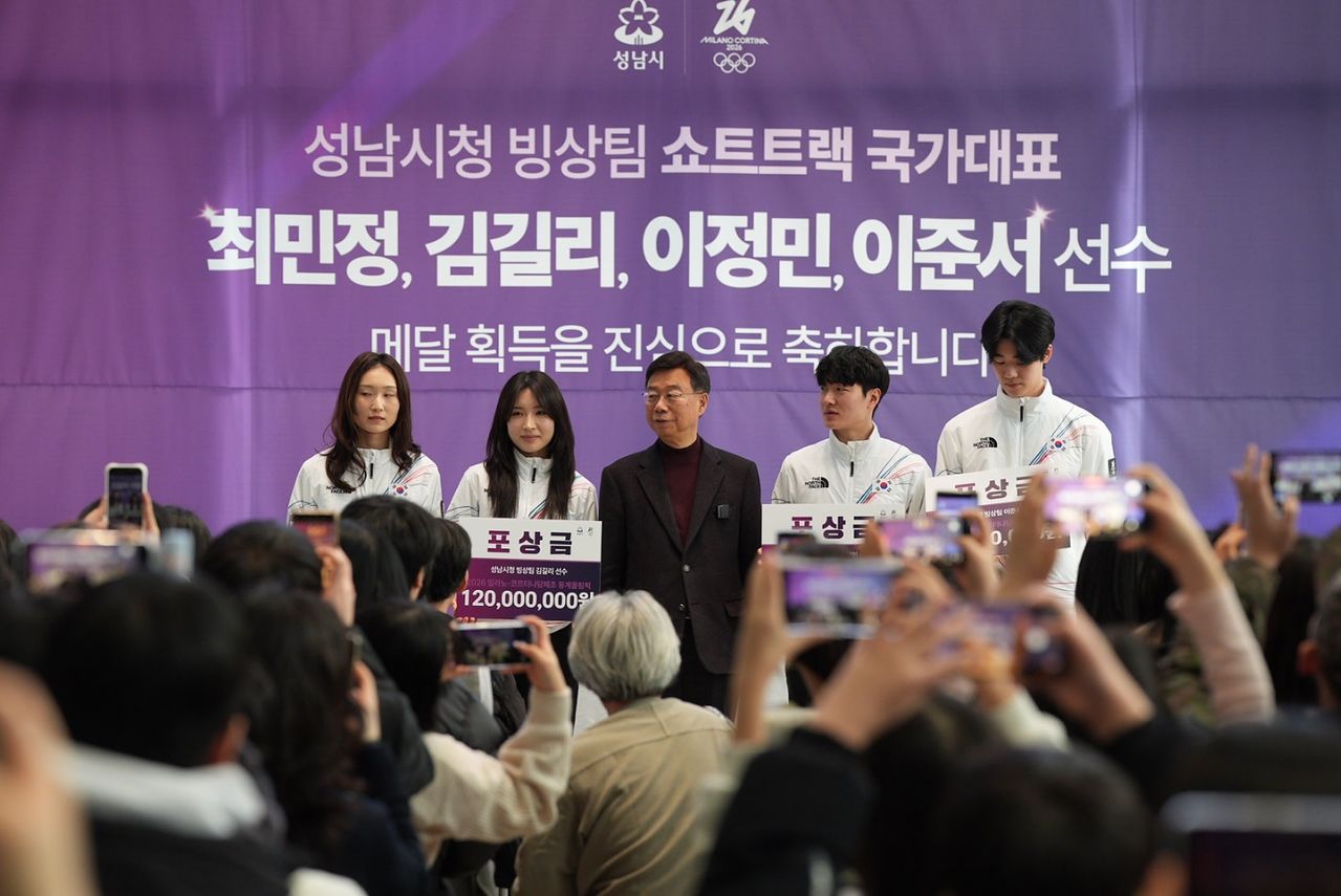 27일 오전 경기 성남시청에서 열린 성남시청 빙상팀 팬 사인회. 2026 이탈리아 밀라노·코르티나담페초 동계올림픽에서 5개의 메달을 딴 쇼트트랙 최민정·김길리·이준서·이정민 선수가 참석했다. 성남시