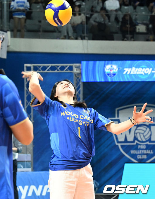 노도희 '힘찬 서브'