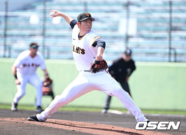 [OSEN=오키나와(일본), 최규한 기자] 프로야구 삼성 라이온즈가 28일 일본 오키나와 나하 셀룰러 스타디움에서 일본프로야구 요미우리 자이언츠와 연습경기를 펼쳤다.삼성은 요미우리를 상대로 최원태를 선발로 내세운다.1회초 요미우리 선발 토고 쇼세이가 힘차게 공을 뿌리고 있다. 2026.02.28 / dreamer@osen.co.kr