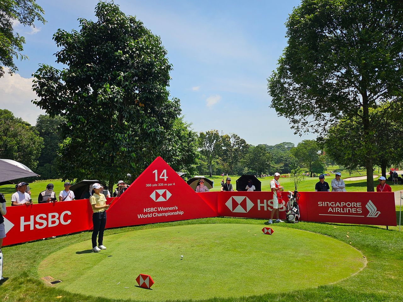 황유민이 28일 싱가포르 센토사 골프클럽 탄종코스에서 열린 LPGA 투어 HSBC 여자 월드 챔피언십 3라운드 14번 홀에서 티샷을 준비하고 있다. 고봉준 기자