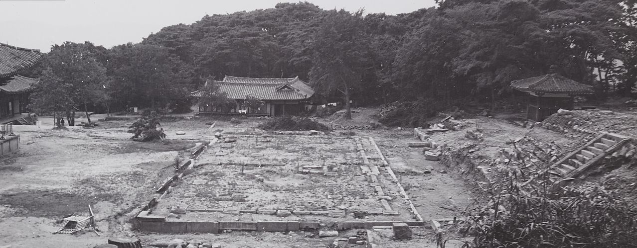 1970년대 불국사 공사가 이뤄지기 전 무설전터. 사진 불국사박물관(촬영 이정모)