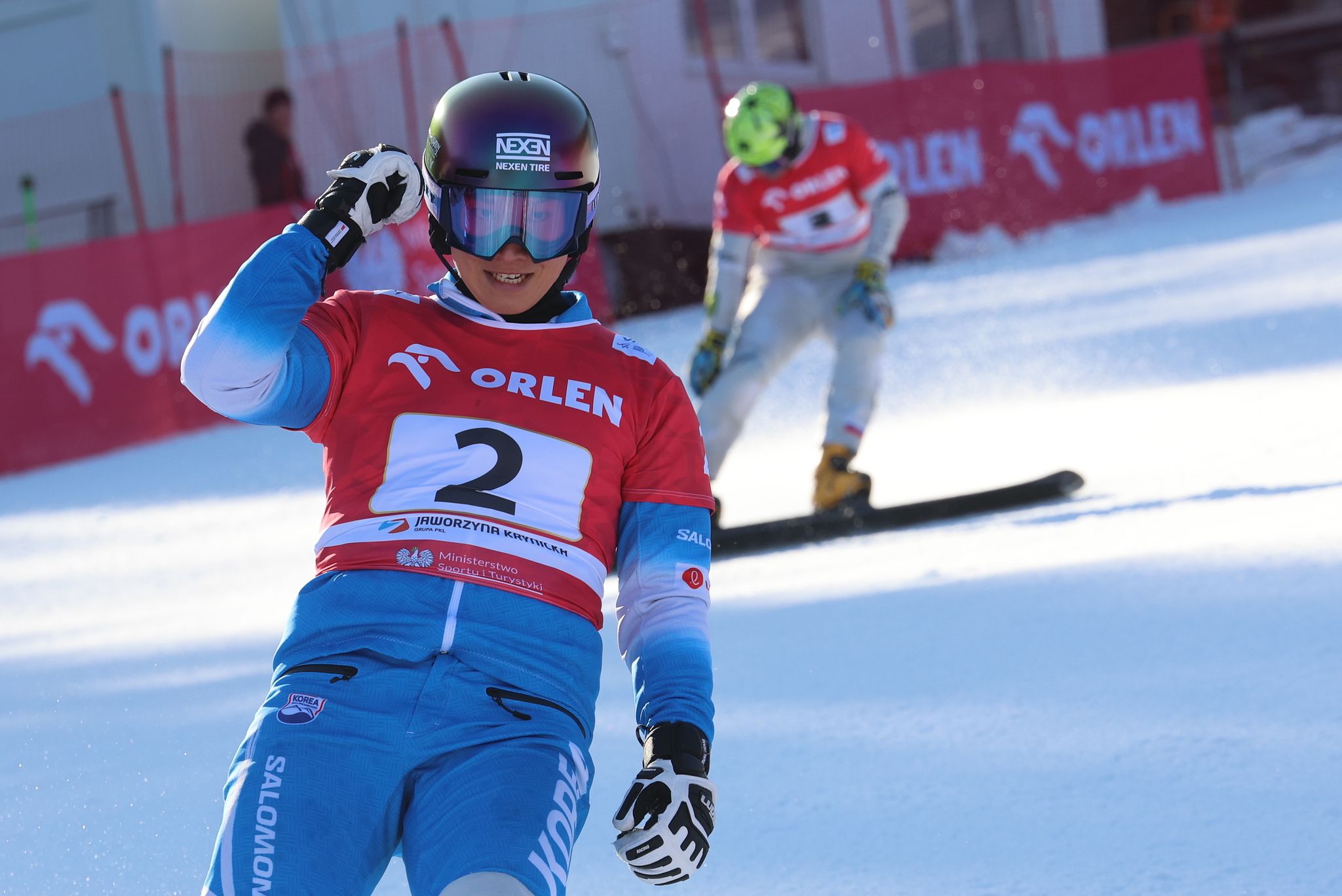 폴란드 스노보드 월드컵 대회 중 레이스를 마친 뒤 기록을 확인하고 환호하는 이상호. EPA=연합뉴스