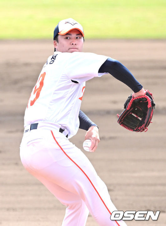 [OSEN=최규한 기자] 한화 왕옌청. 2026.02.21/ dreamer@osen.co.kr