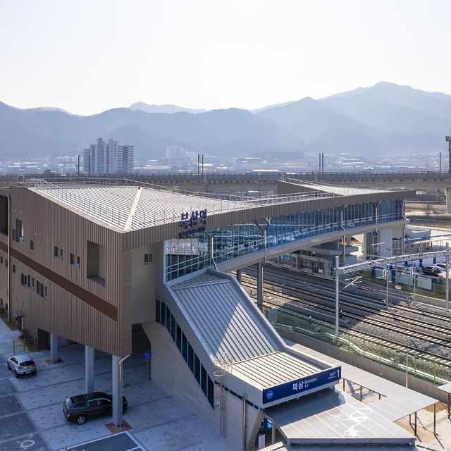 지난달 27일 개통식을 연 경북 칠곡군 북삼역 전경. 사진 칠곡군