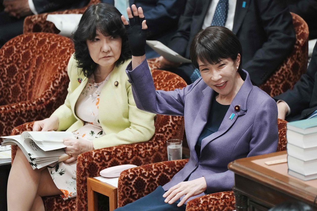 다카이치 사나에 일본 총리가 지난달 27일 국회에 출석해 의원 질의를 듣고 있다. AFP=연합뉴스