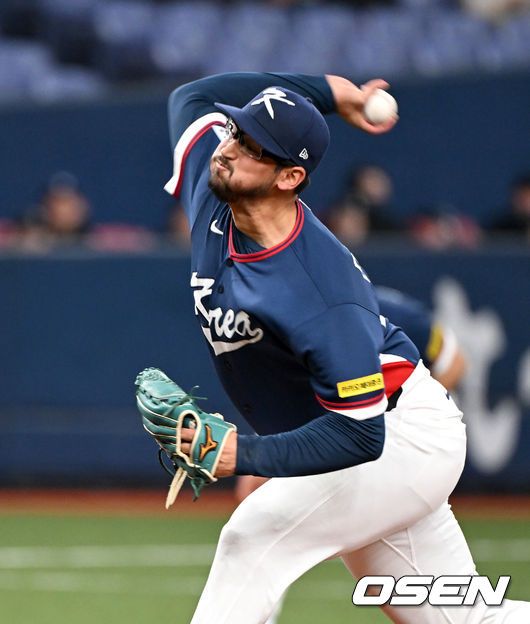 [OSEN=오사카(일본), 손용호 기자] 3일 일본 오사카 교세라돔에서 월드베이스볼클래식(WBC) 공식 연습 경기 한국 야구 대표팀과 오릭스 버팔로스의 경기가 열렸다. 1회말 무사에서 한국 선발투수 데인 더닝이 역투하고 있다. 2026.03.03 /spjj@osen.co.kr