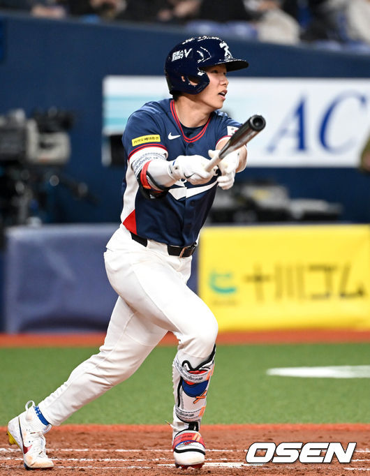[OSEN=오사카(일본), 손용호 기자] 3일 일본 오사카 교세라돔에서 월드베이스볼클래식(WBC) 공식 연습 경기 한국 야구 대표팀과 오릭스 버팔로스의 경기가 열렸다.우리 대표팀은 연습 경기 2차전을 치른 뒤 5일 일본 도쿄돔에서 체코와 WBC 조별리그 1차전에서 격돌한다.5회초 한국 김혜성이 안타를 치고 있다. 2026.03.03 /spjj@osen.co.kr