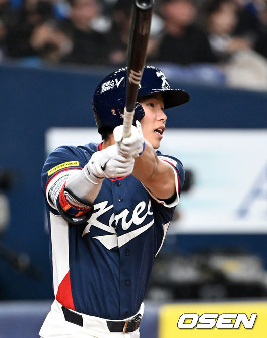 [OSEN=오사카(일본), 손용호 기자] 3일 일본 오사카 교세라돔에서 월드베이스볼클래식(WBC) 공식 연습 경기 한국 야구 대표팀과 오릭스 버팔로스의 경기가 열렸다.우리 대표팀은 연습 경기 2차전을 치른 뒤 5일 일본 도쿄돔에서 체코와 WBC 조별리그 1차전에서 격돌한다.5회초 한국 김혜성이 안타를 치고 있다. 2026.03.03 /spjj@osen.co.kr