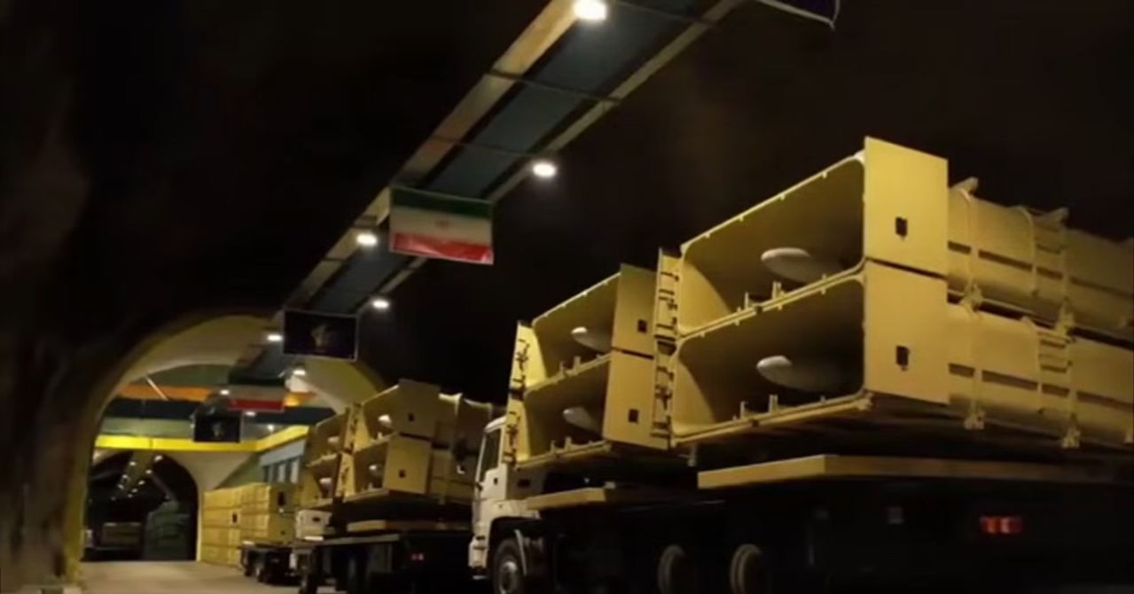 이란이 공개한 무기 터널 내부. 사진 파르스 통신 캡처