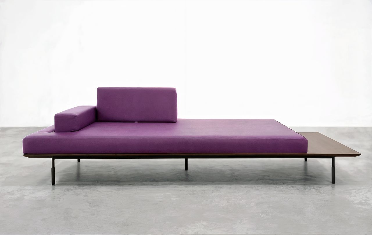 건축가 유현준과 FLASK 협업 '데이드림'은 팔걸이와 등받이를 치우면 침대로 변신하는 소파다. 사진 컬처램프