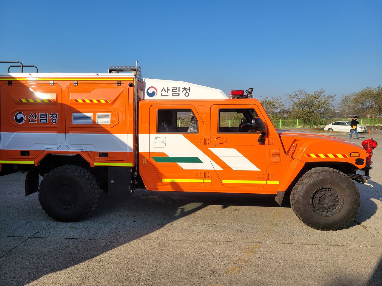 산림청이 새로 도입한 다목적진화차. 사진 산림청