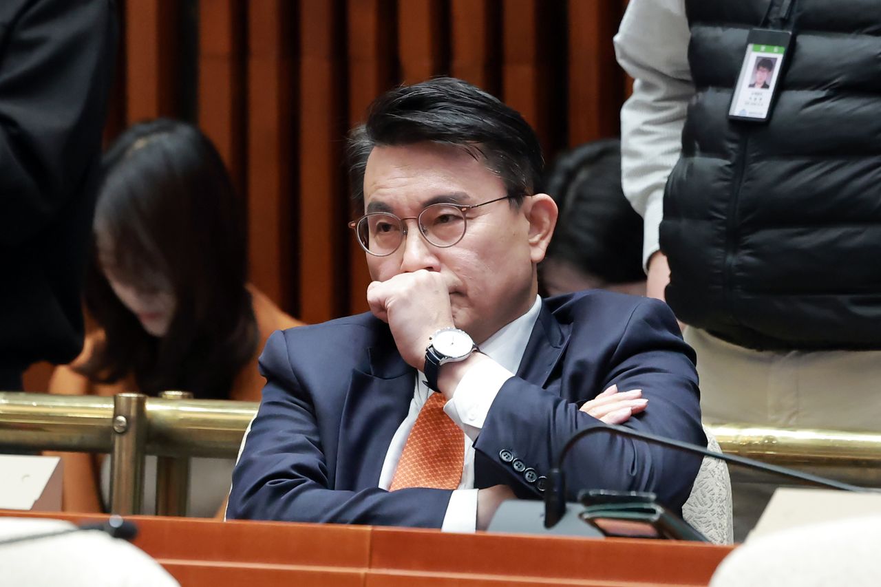 의원총회 참석한 윤상현 의원. 연합뉴스