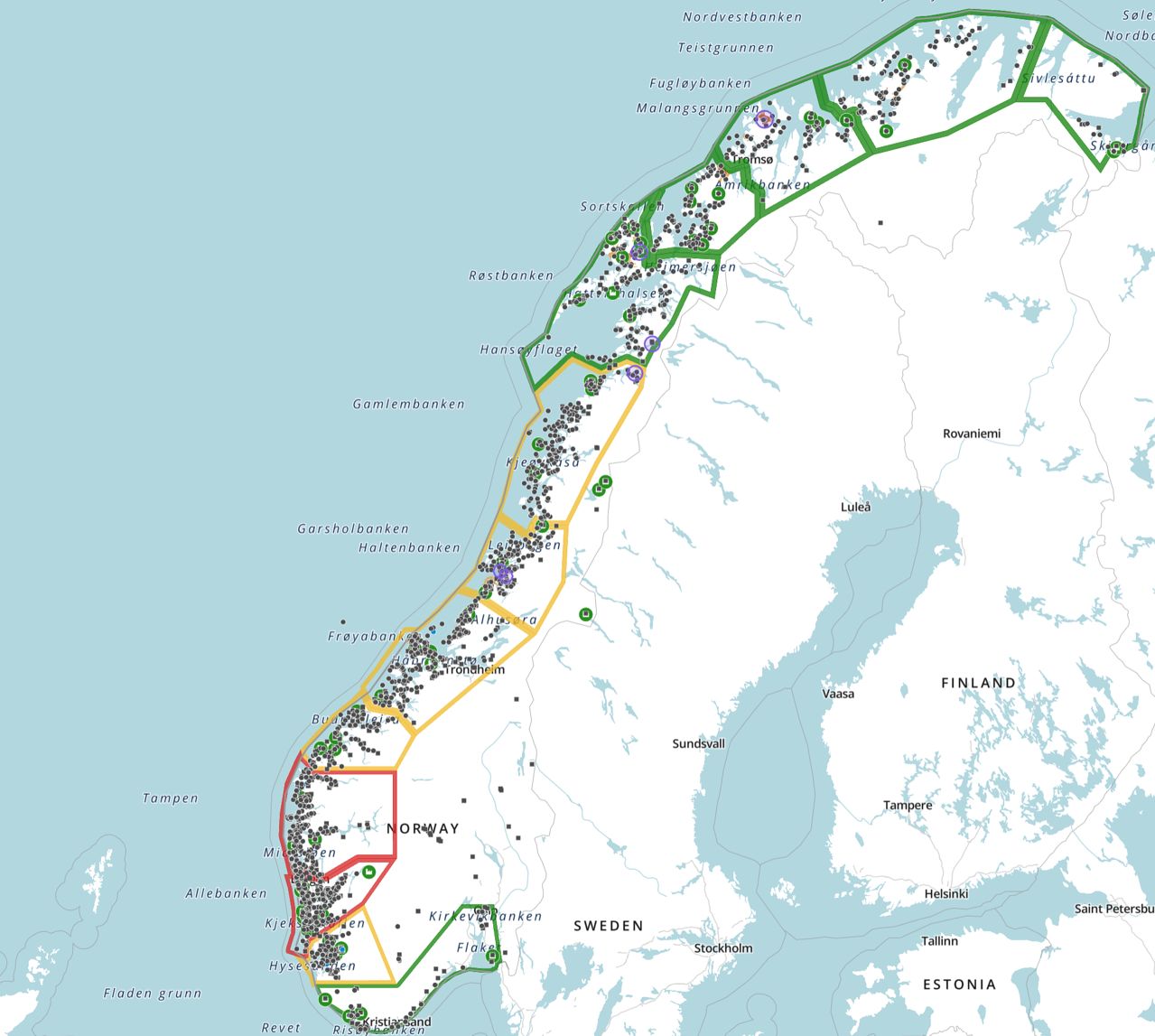 노르웨이의 연어 양식장 신호등 시스템. 13개 구역의 양식장(검은점) 환경을 평가해 빨간색으로 지정되면 생산량을 감축해야 한다. Barentswatch 홈페이지 캡쳐