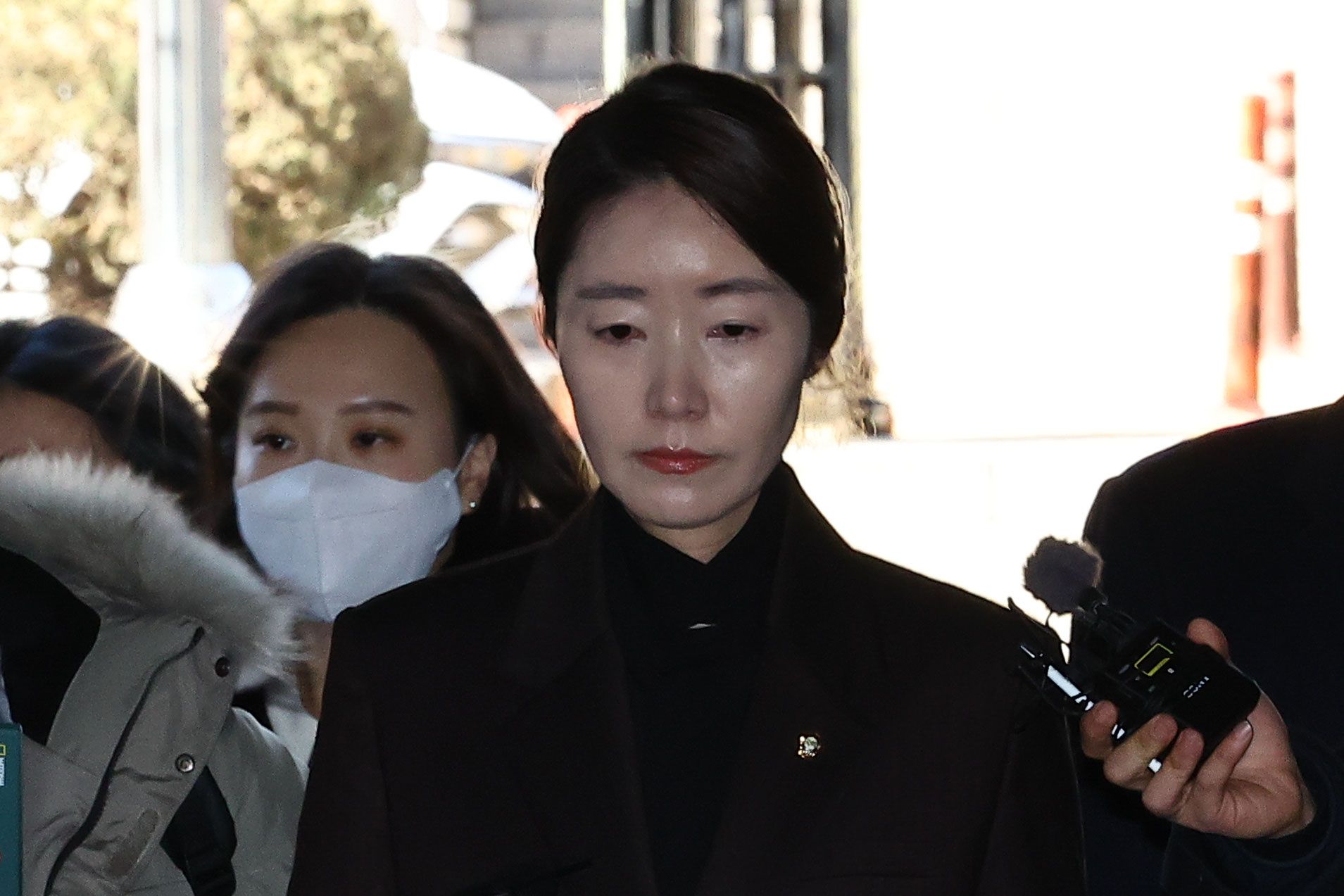 '1억 공천헌금' 의혹을 받는 강선우 무소속 의원이 3일 서울중앙지방법원에서 열린 구속 전 피의자 심문(영장실질심사)에 출석하고 있다. 김종호 기자