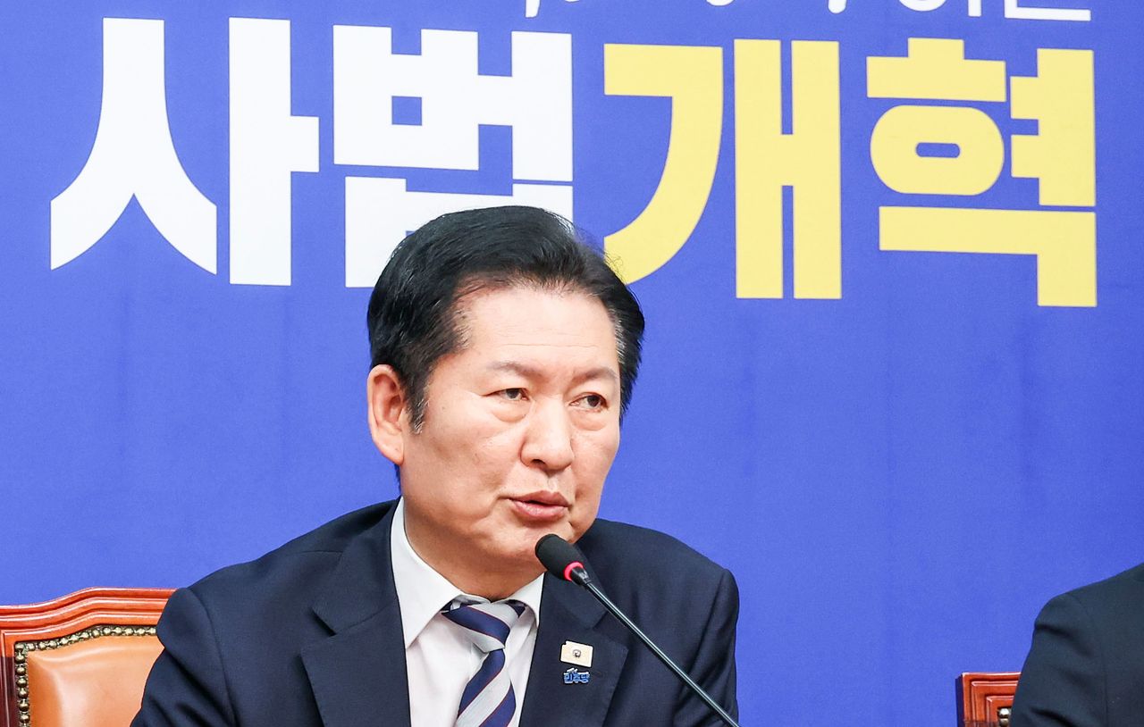 정청래 더불어민주당 대표가 4일 최고위원회의에서 발언하고 있다. 김성룡 기자