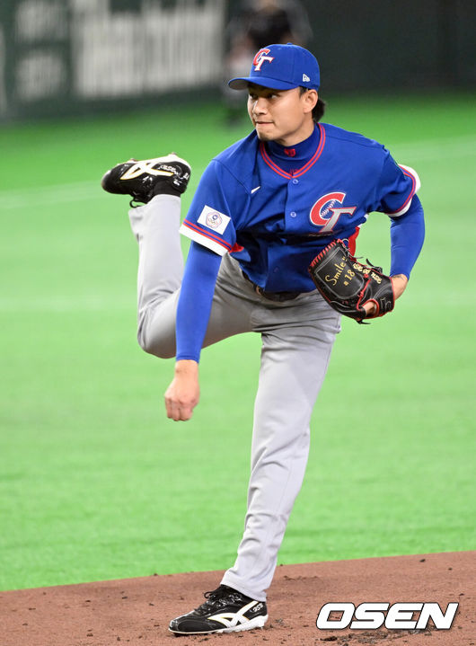 [OSEN=도쿄(일본), 손용호 기자] 5일 일본 도쿄돔에서 월드베이스볼클래식(WBC) 조별리그 첫 경기 호주와 대만의 경기가열렸다.우리 대표팀은 체코와 WBC 조별리그 1차전에서 격돌한다.대만 선발 쉬러시가 역투하고 있다. 2026.03.05/spjj@osen.co.kr