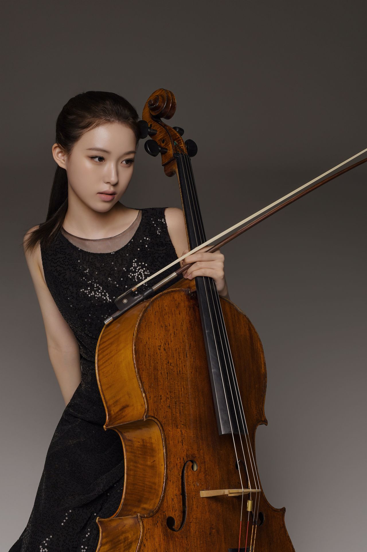 여러 국제 콩쿠르 입상 경력이 있는 17세의 첼리스트 이재리. 사진 거암아트홀