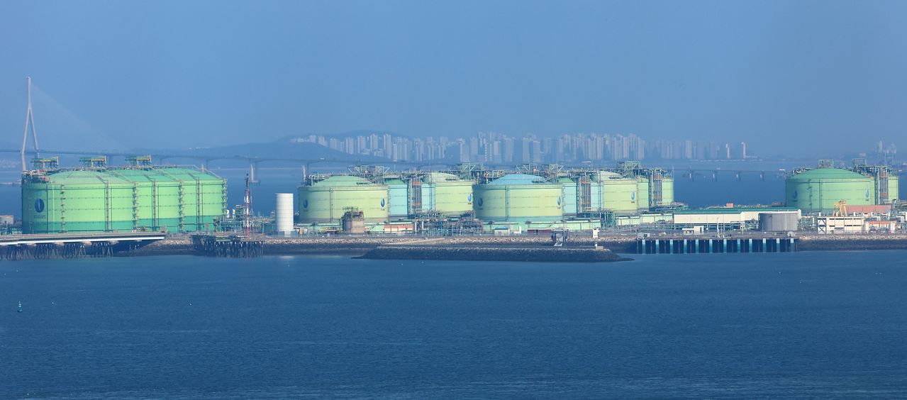 한국가스공사 인천생산기지 LNG 저장탱크   (인천=연합뉴스) 임순석 기자