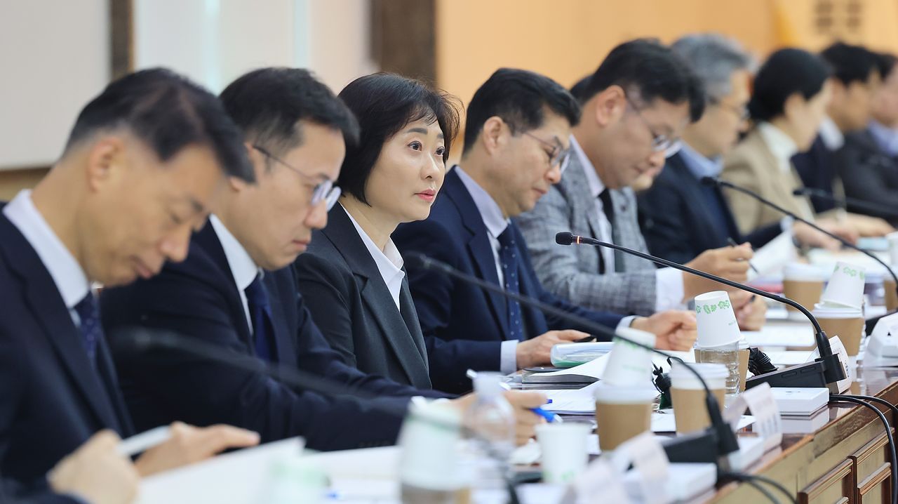 이스란 보건복지부 제1차관이 5일 서울 종로구 정부서울청사에서 열린 제3차 통합돌봄정책위원회에서 모두발언을 하고 있다. 뉴스1